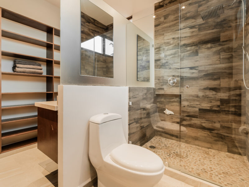 Private Luxury Room w/private bath & breakfast