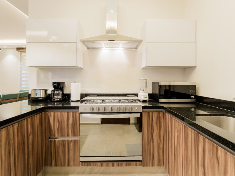 Private Luxury Room w/private bath & breakfast