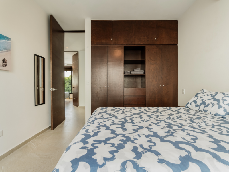 Private room w/bath & healthy breakfast